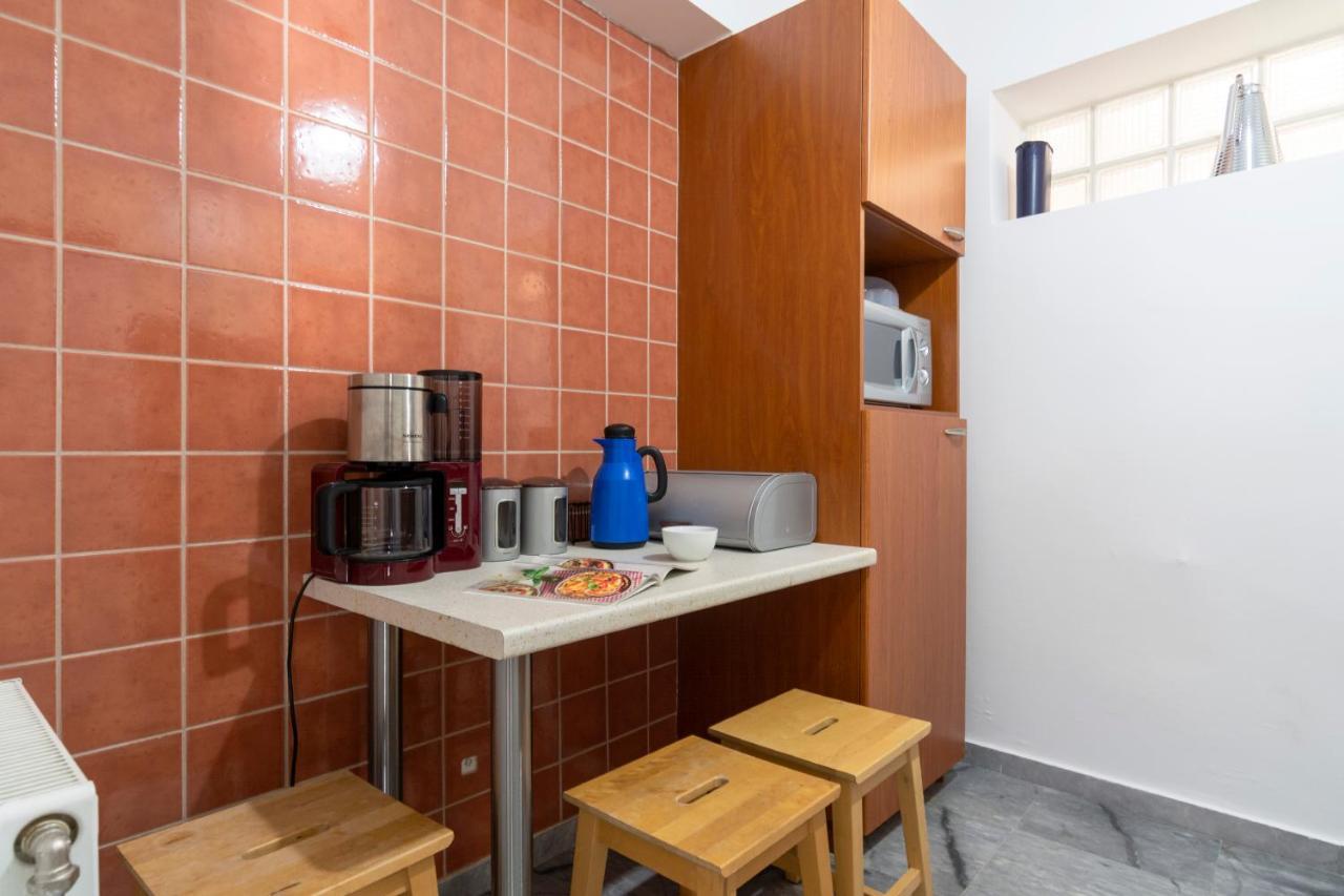 Central 3Bd Apt. Near Acropolis Athen Eksteriør bilde